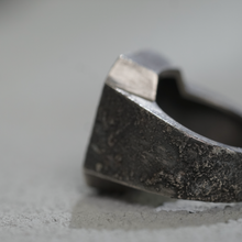 Load image into Gallery viewer, 【限時重版】ZiNG! Emerald Ring